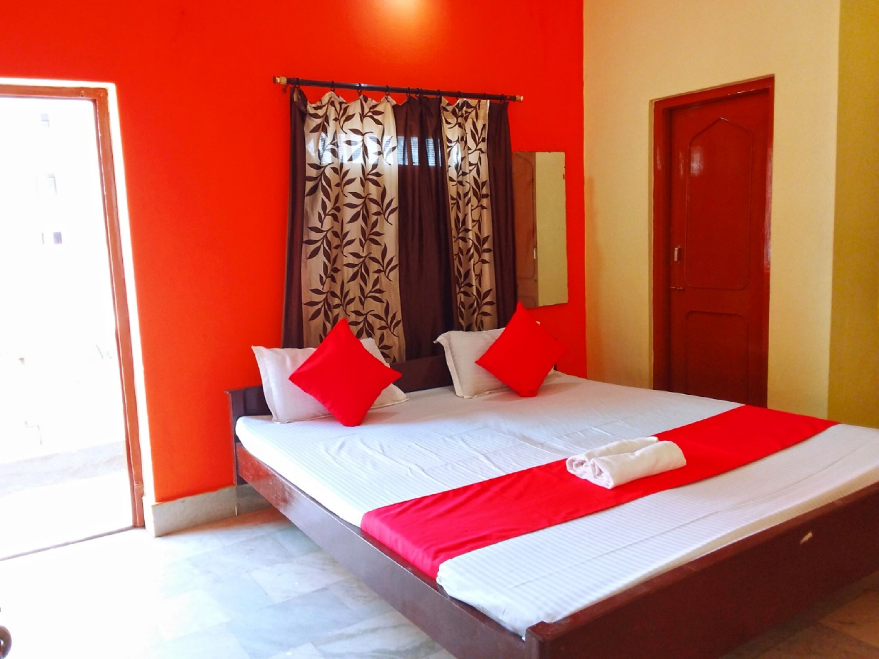 Sea View Inn by Goroomgo