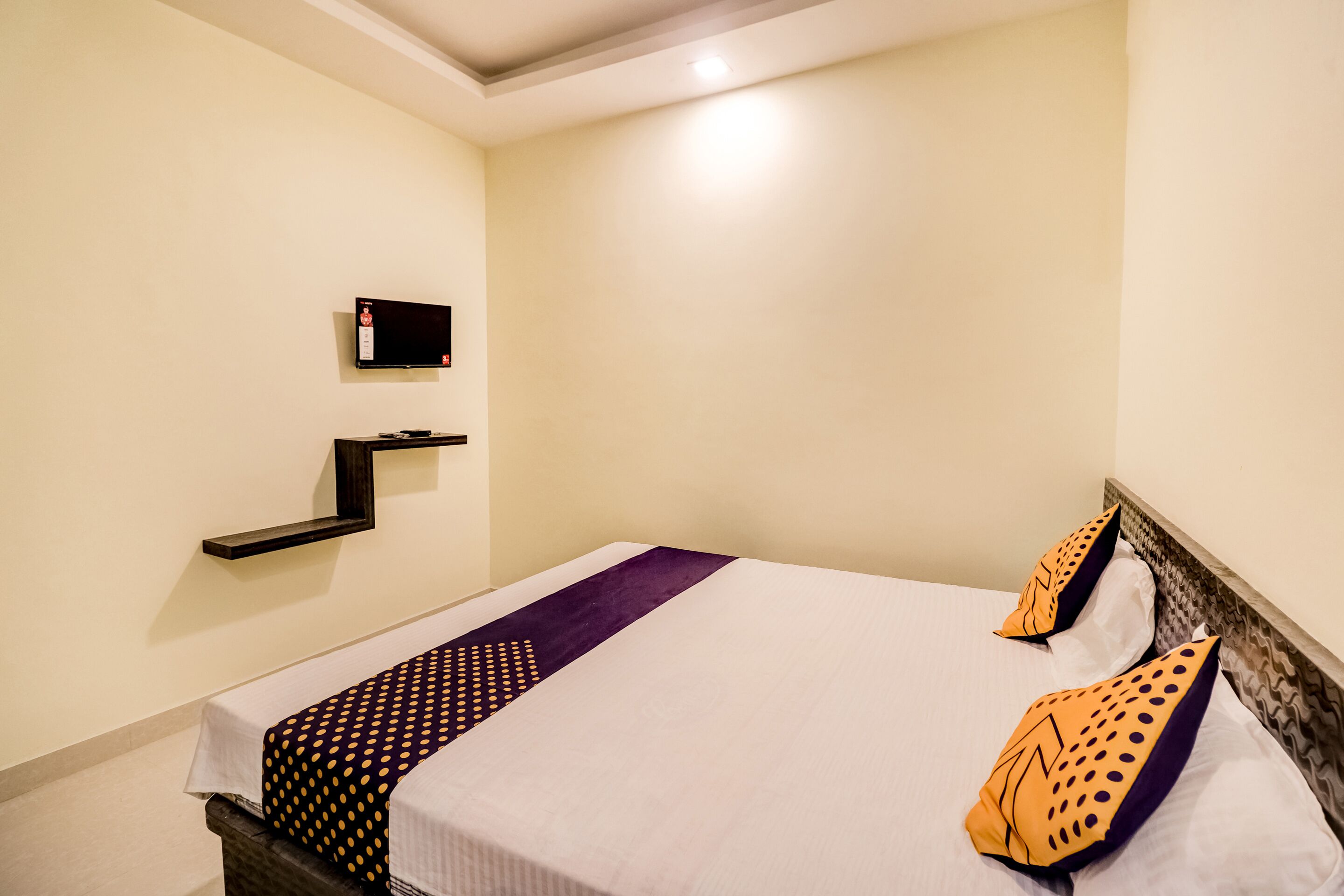 Unique Beach Inn by OYO Rooms