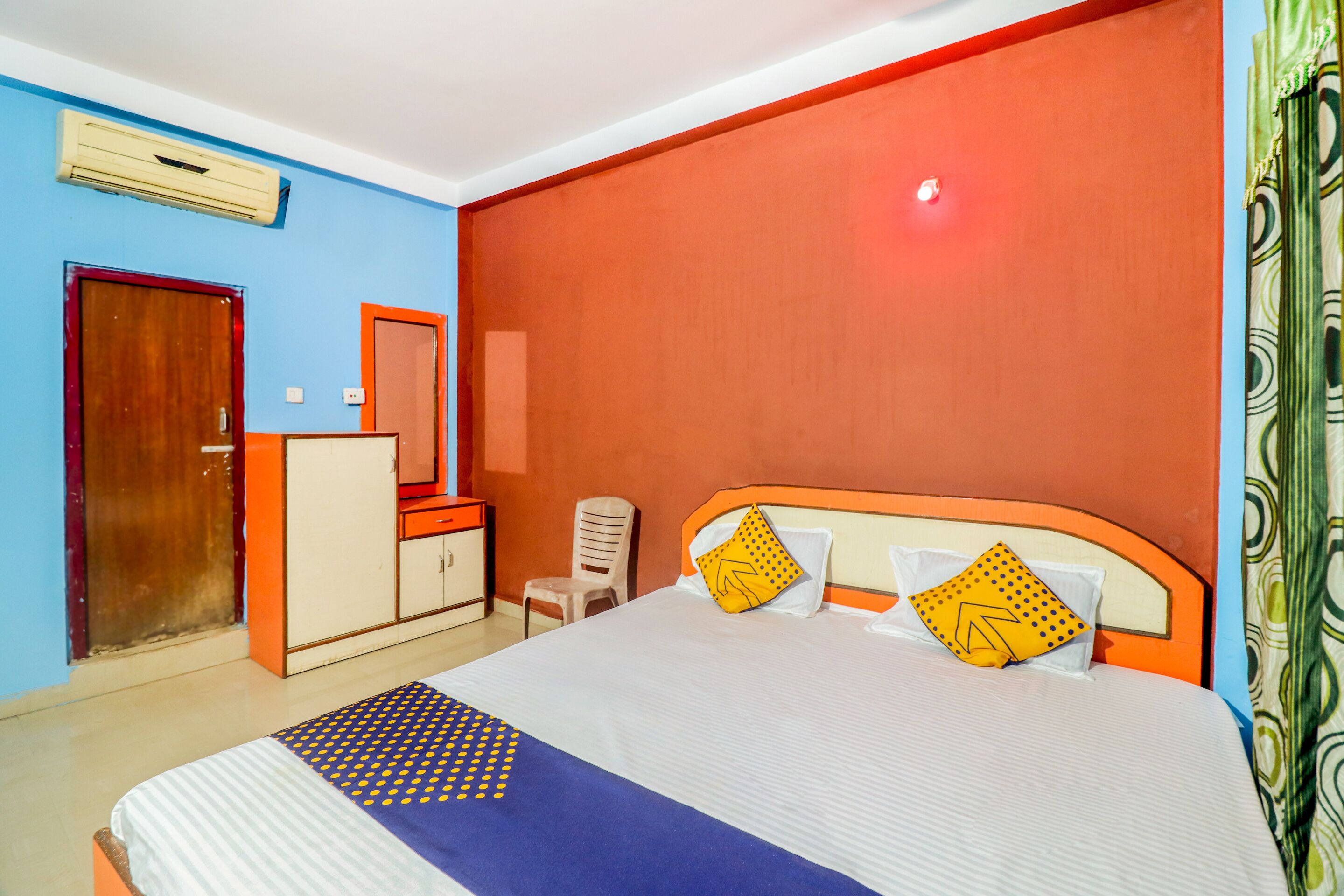 Unique Beach Inn by OYO Rooms