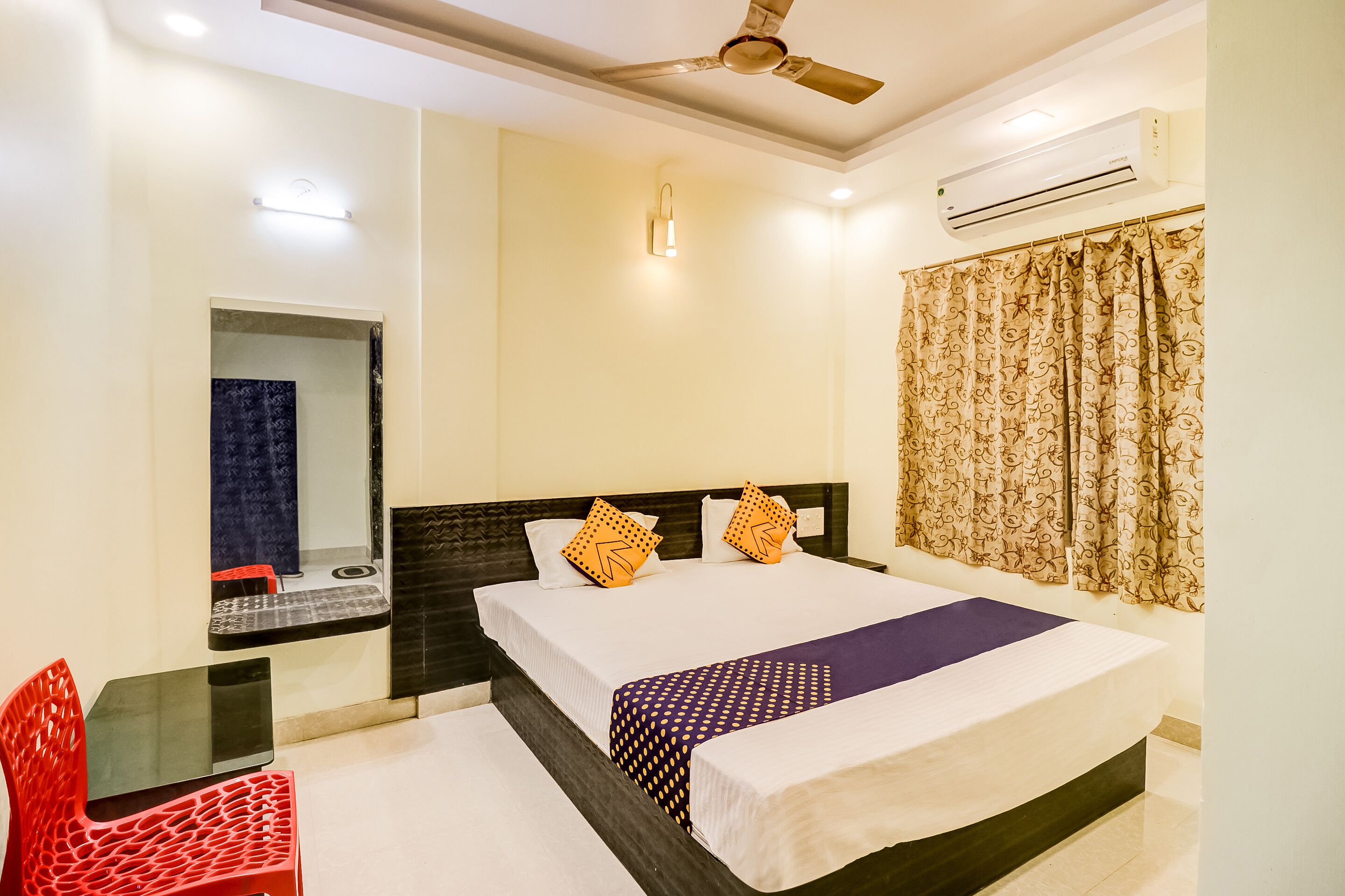 Unique Beach Inn by OYO Rooms