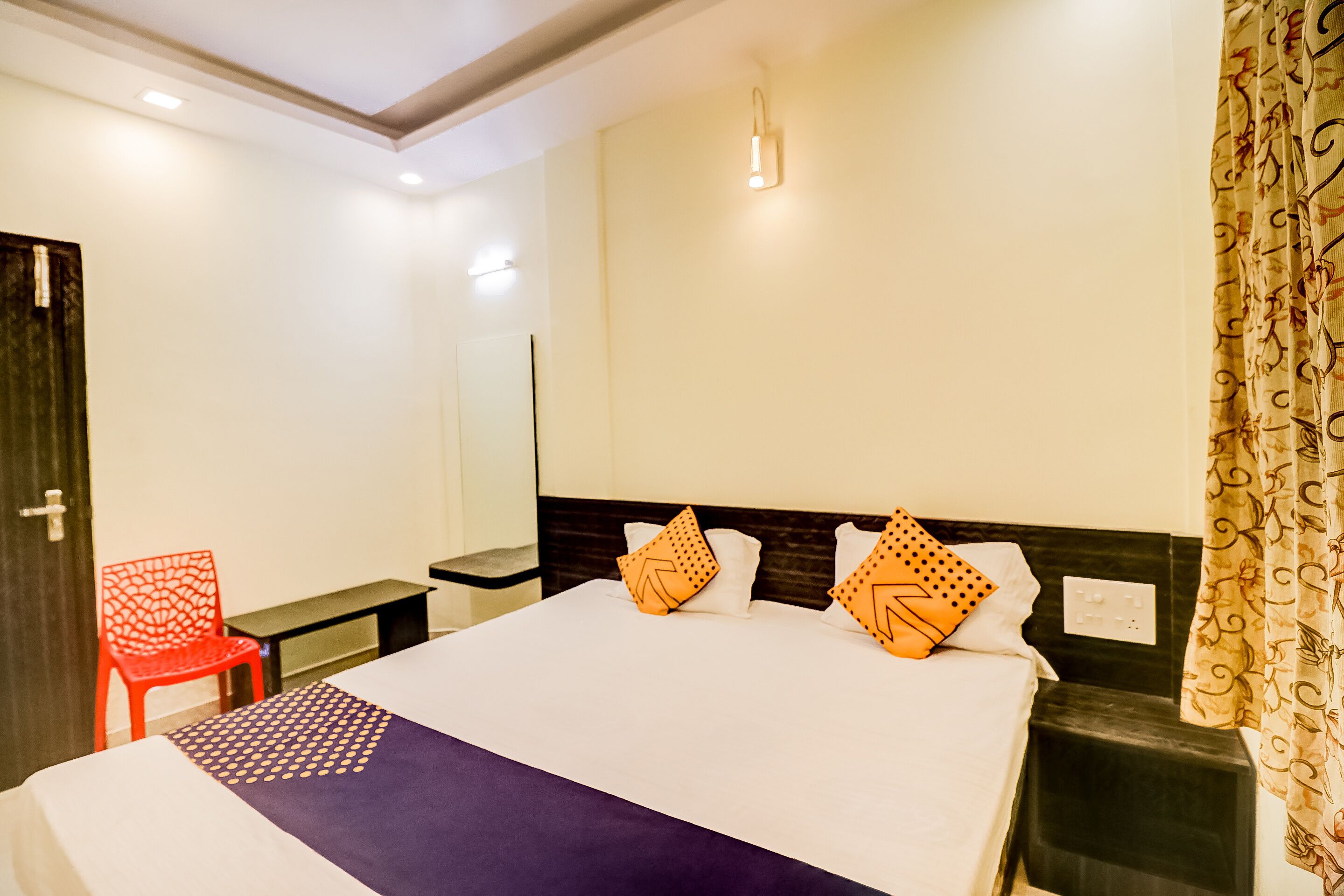 Unique Beach Inn by OYO Rooms