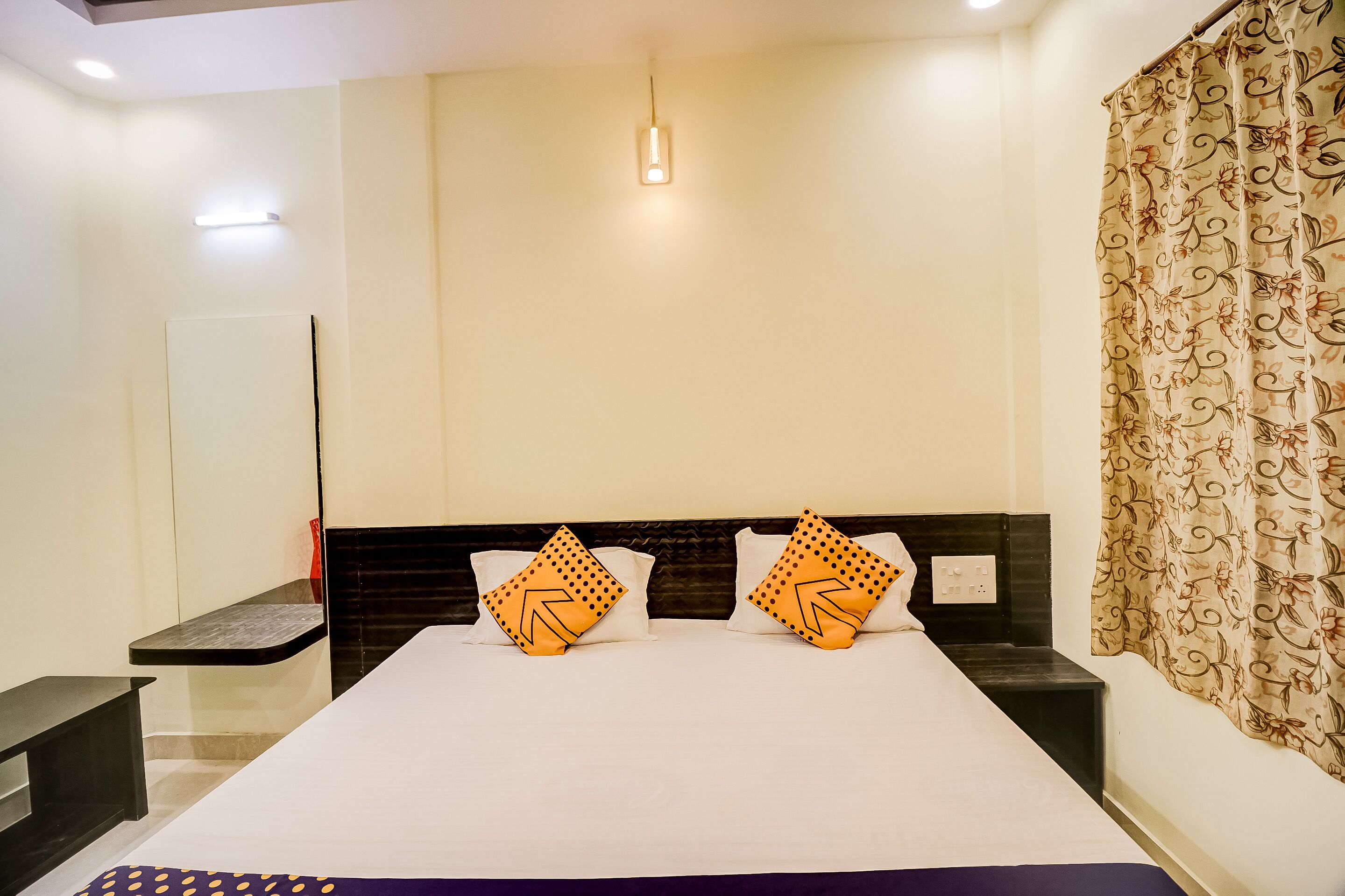 Unique Beach Inn by OYO Rooms