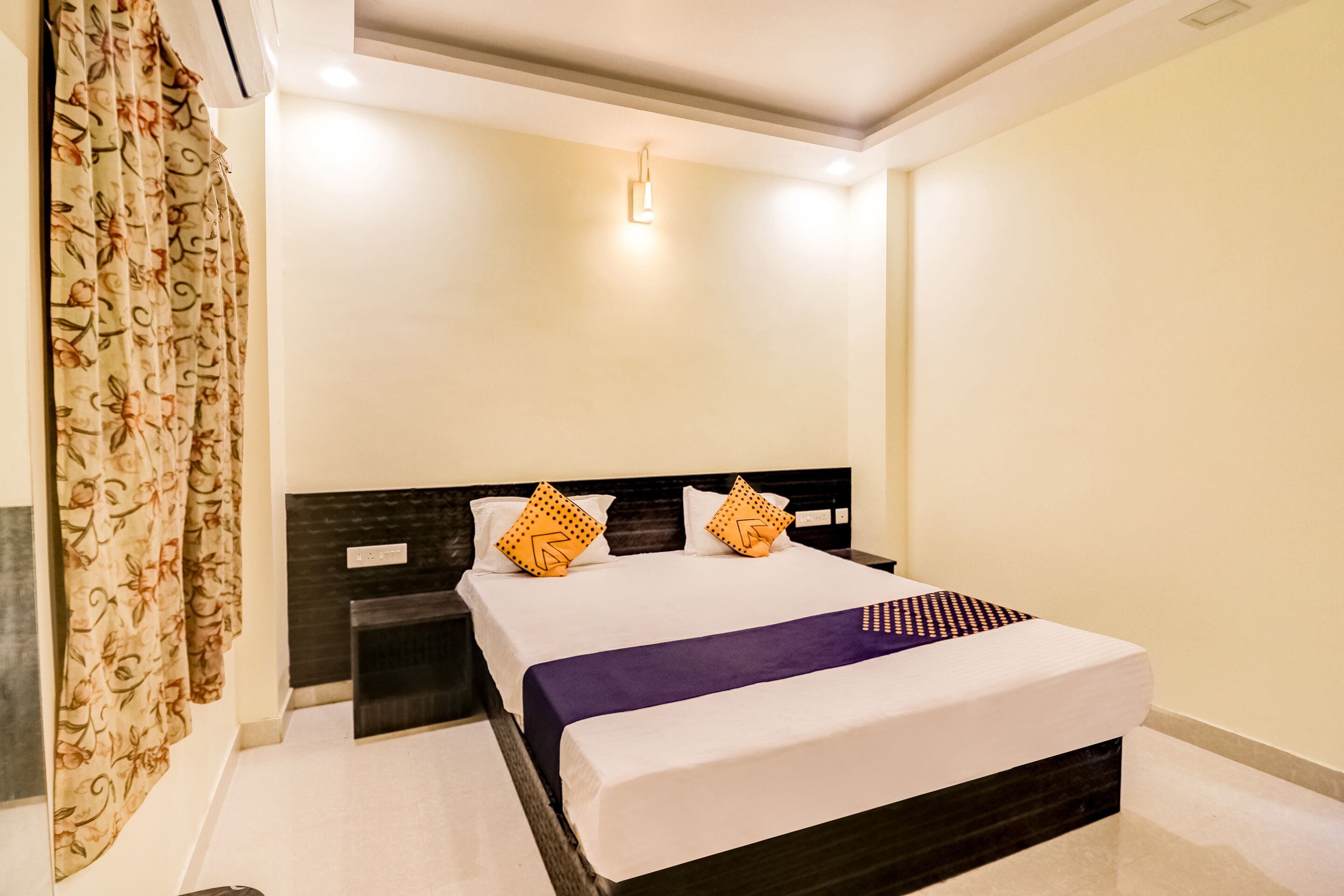 Unique Beach Inn by OYO Rooms