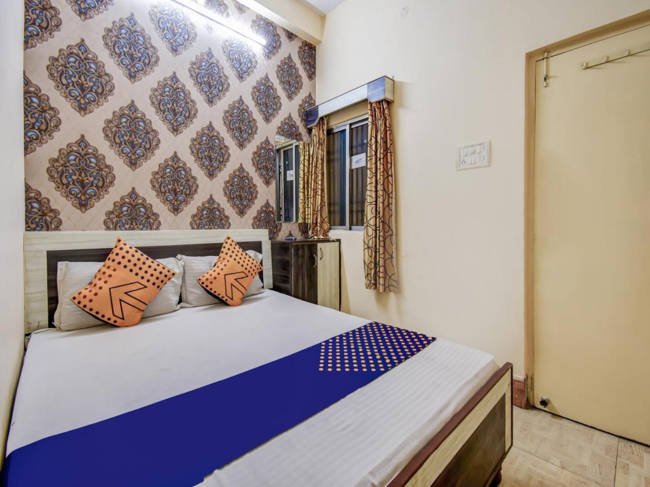 Hotel Bharat by OYO Rooms