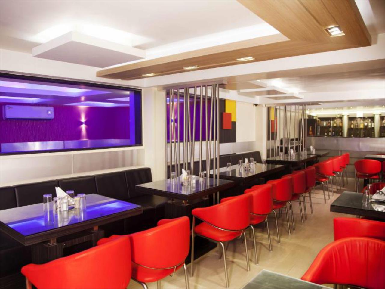 Hotel Sheela Towers
