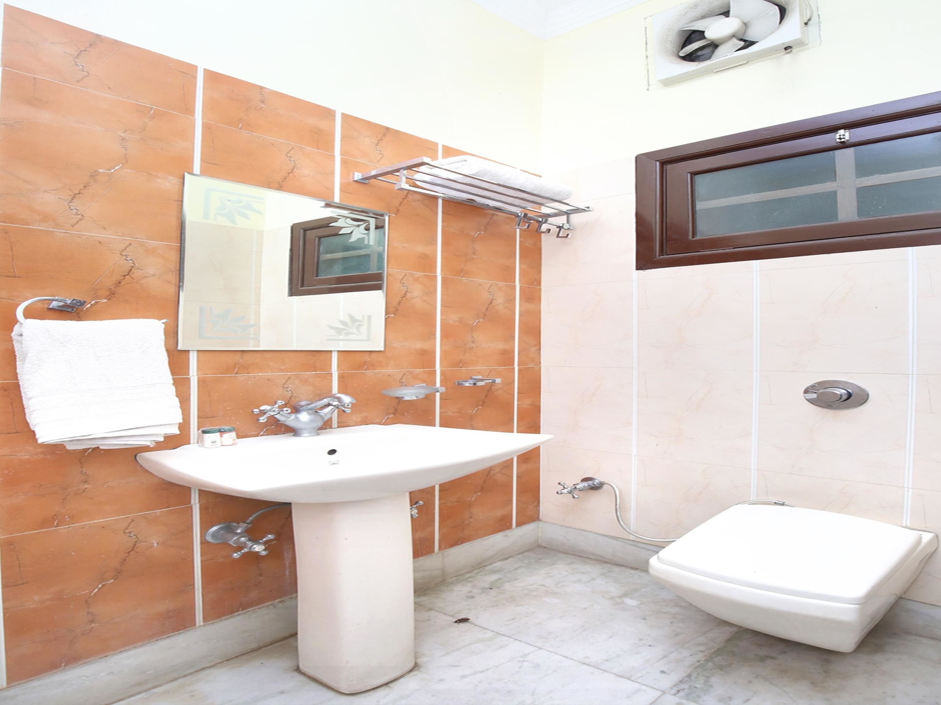 Dhingra Residency by OYO Rooms