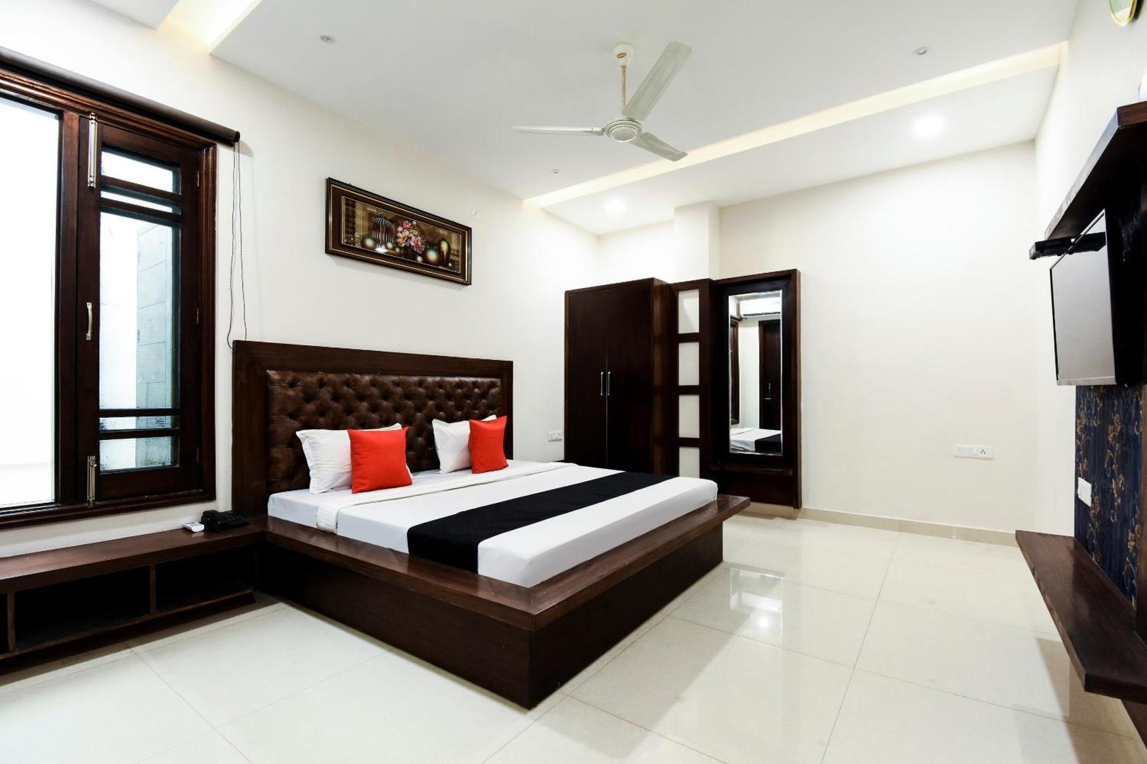 Hotel Avera by OYO Rooms