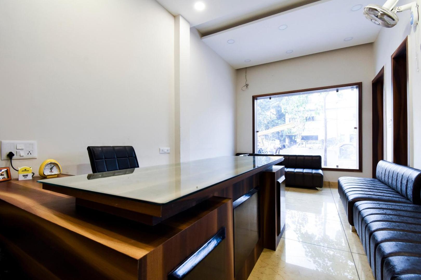 Hotel Avera by OYO Rooms