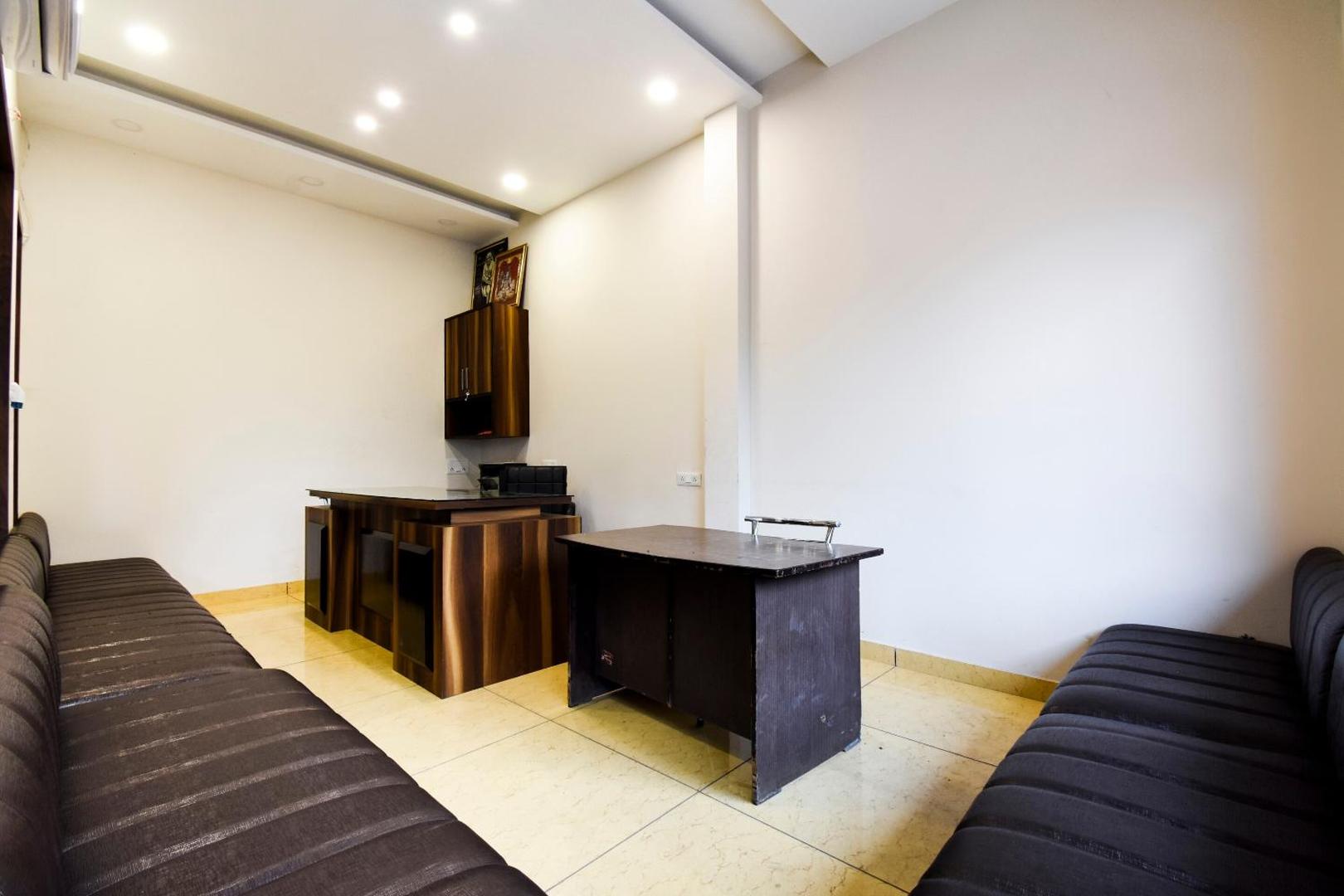 Hotel Avera by OYO Rooms