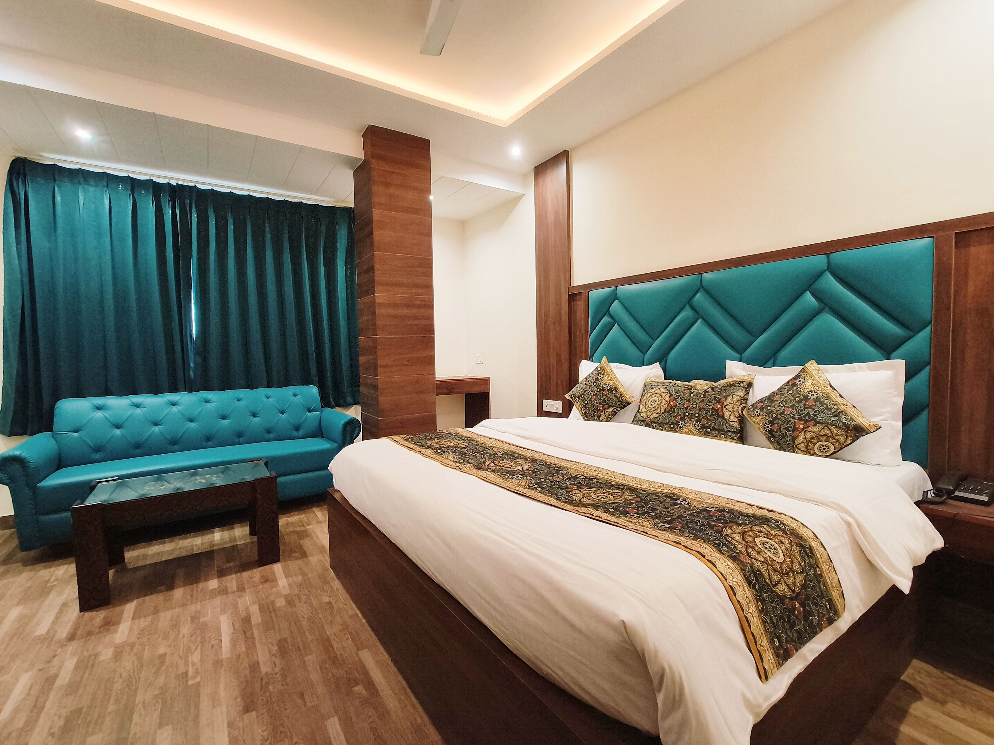 Hotel East Wood