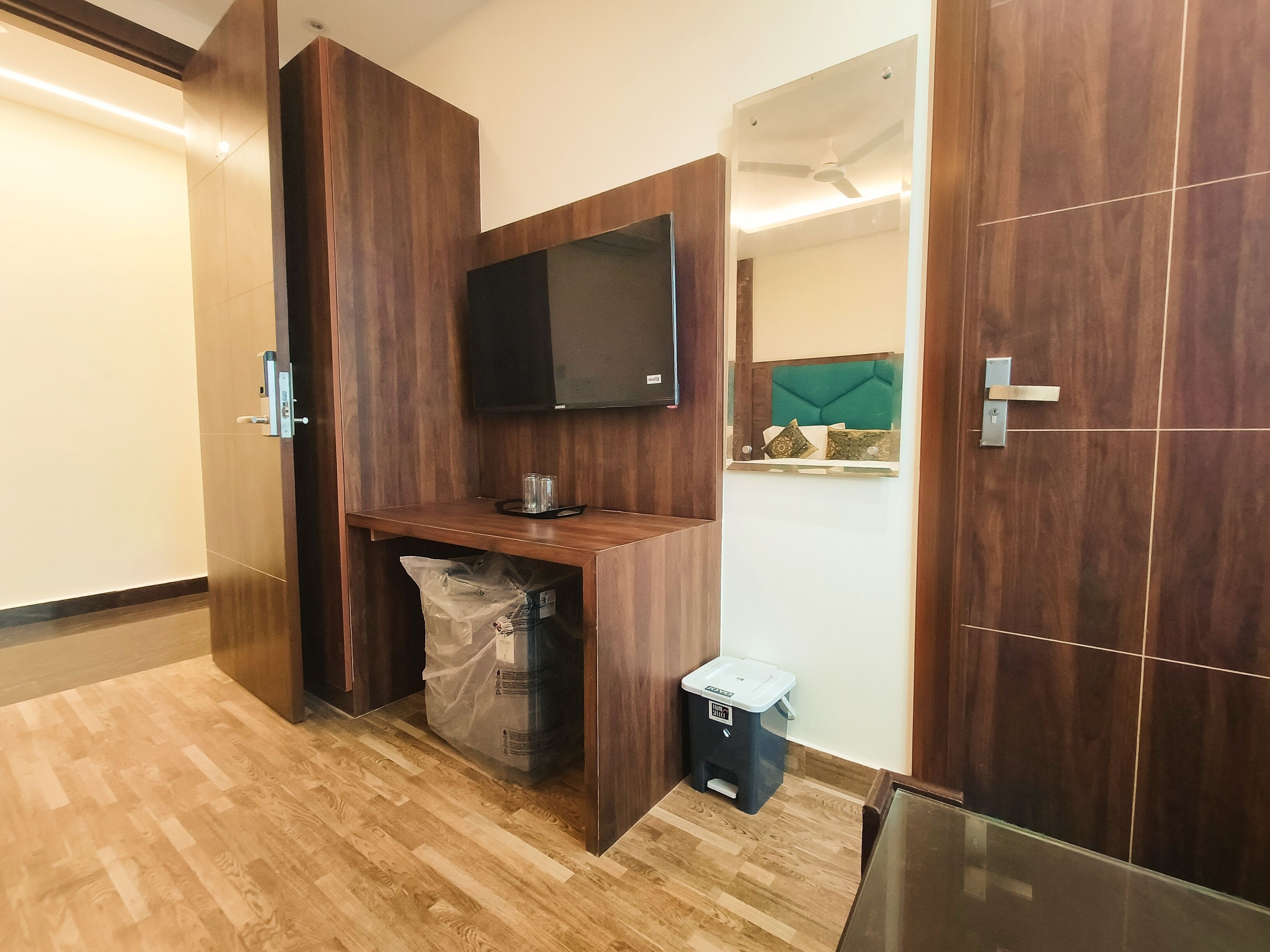 Hotel East Wood