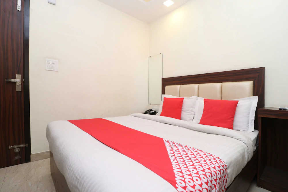 Hotel Golden Heart By OYO Rooms