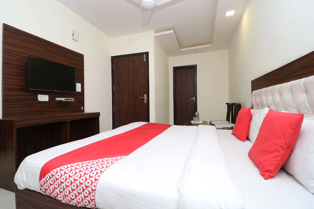 Hotel Golden Heart By OYO Rooms
