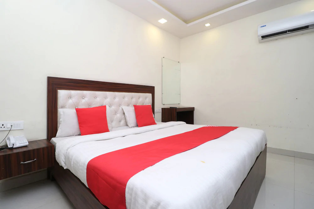 Hotel Golden Heart By OYO Rooms