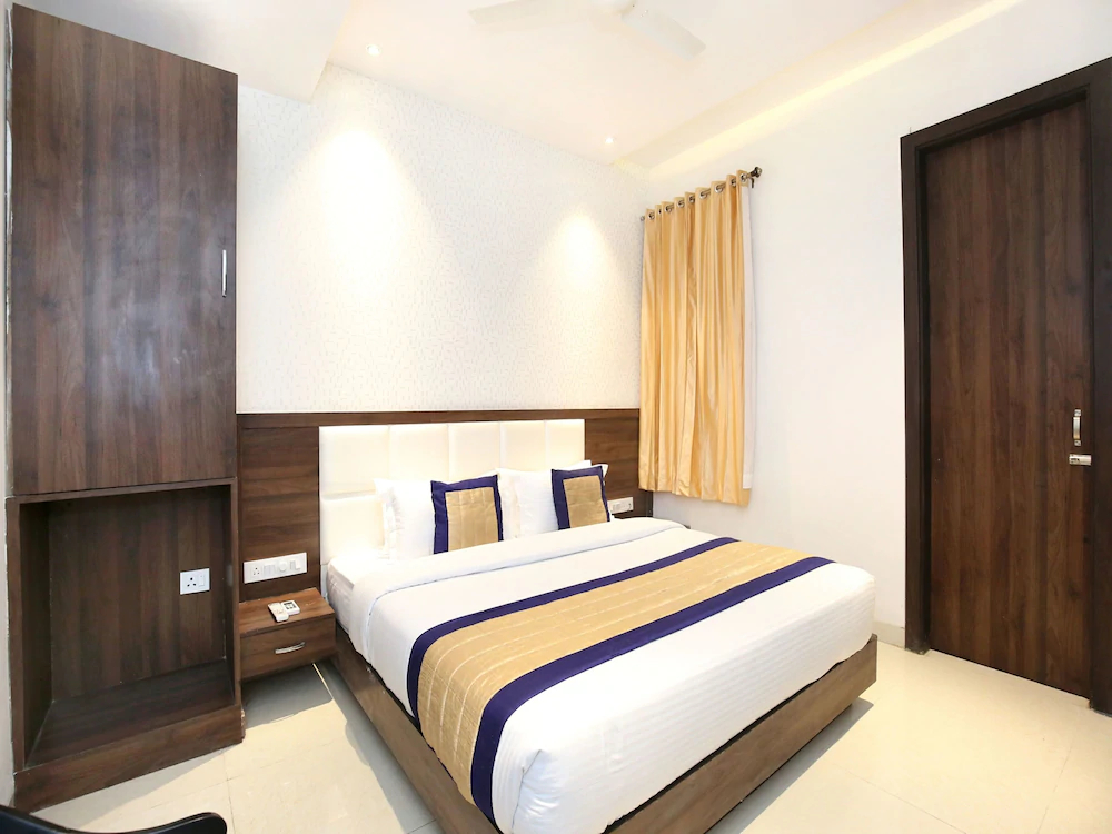 Hotel Grand Star by OYO Rooms