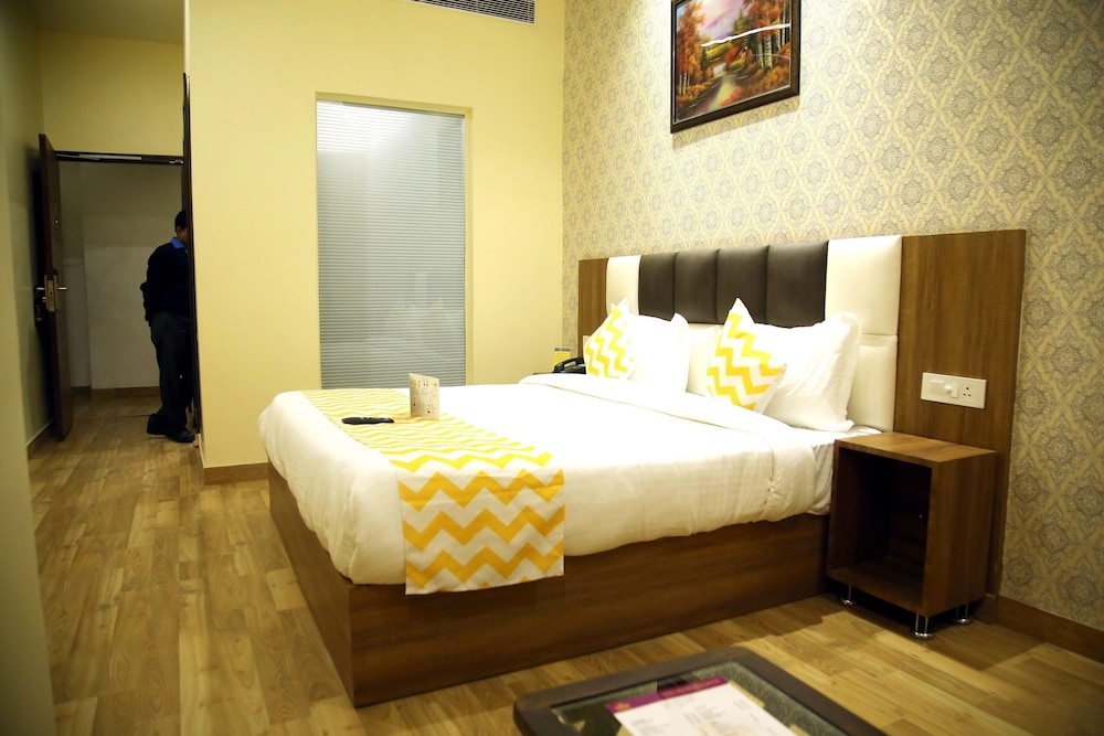 Hotel Sallow Royal Suites