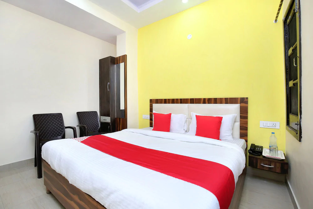 OYO 22332 Hotel Zs