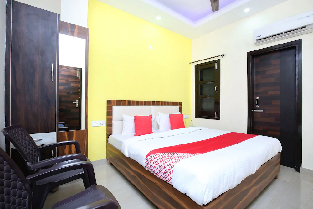 OYO 22332 Hotel Zs
