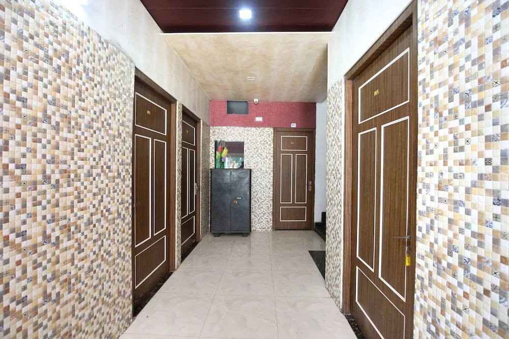 Royal Hotel And Restaurant By OYO Rooms