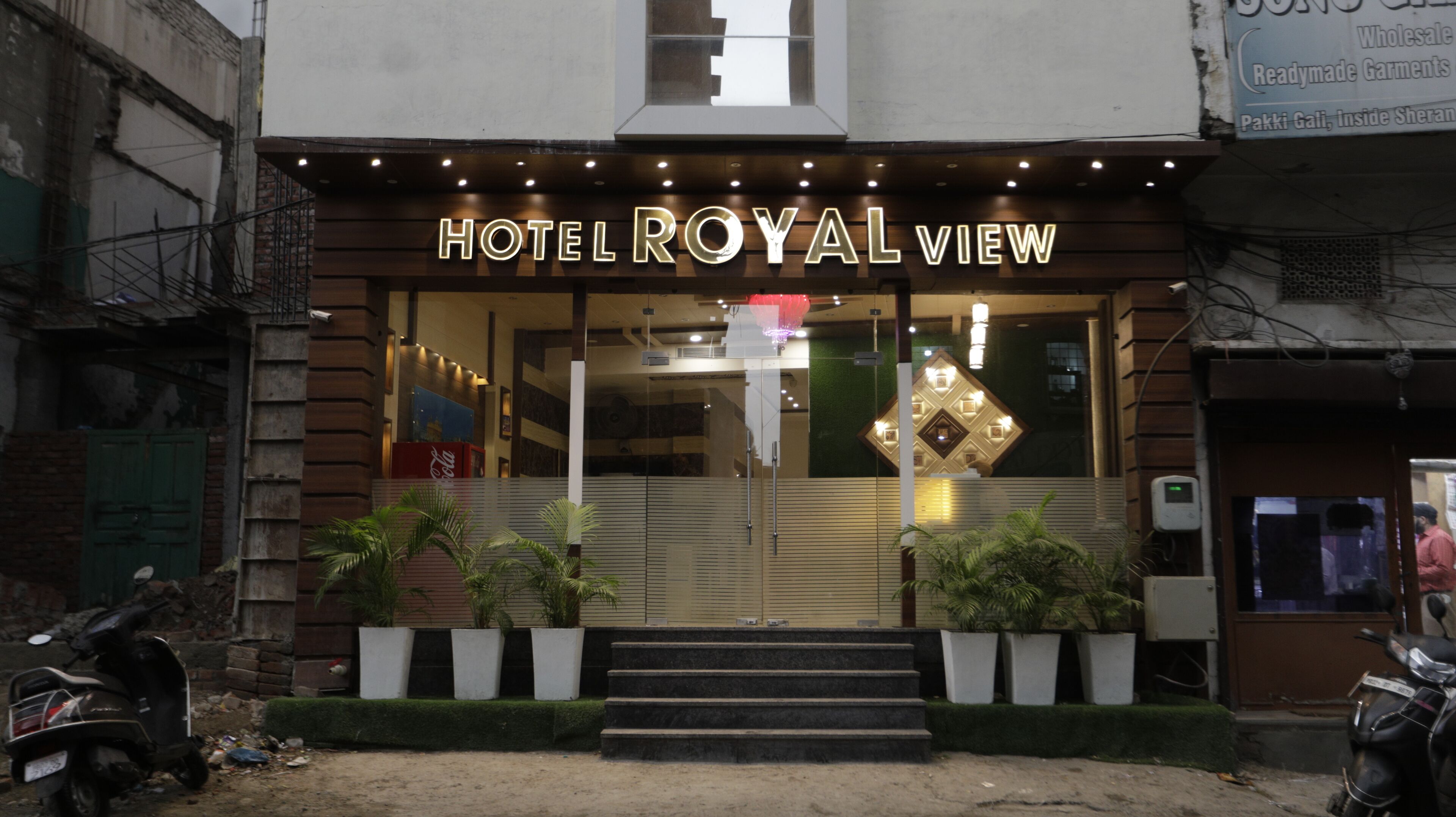 Royal View