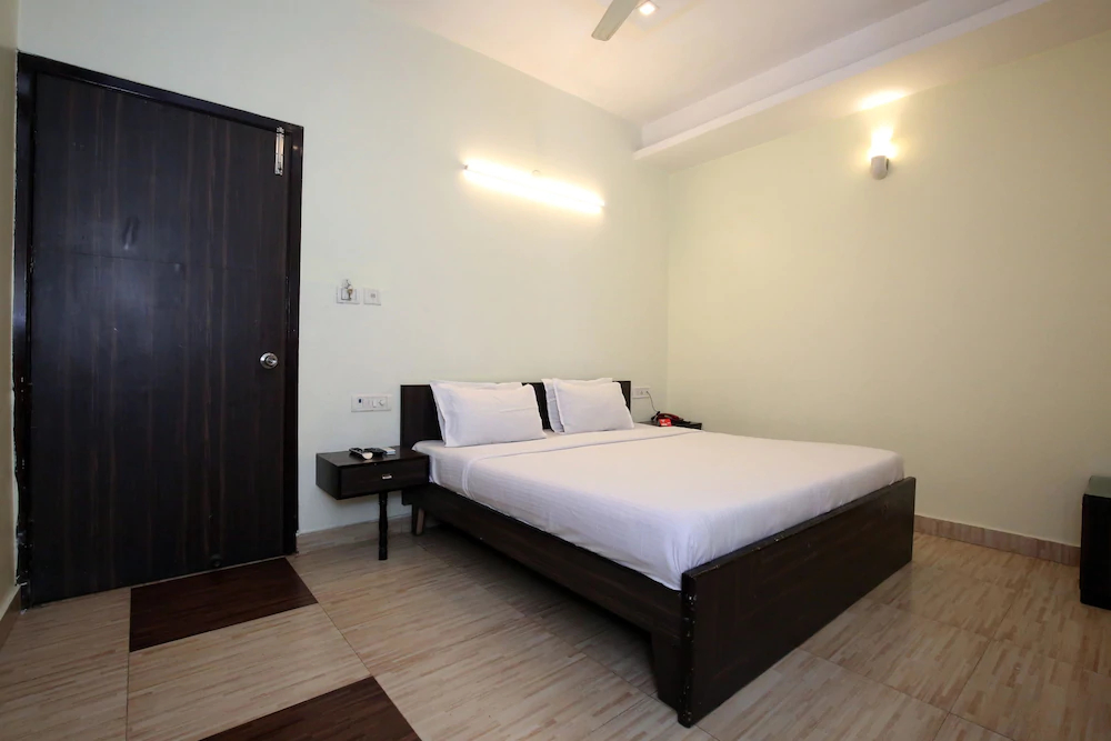 Trumpets Hotel by OYO Rooms