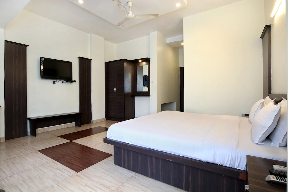 Trumpets Hotel by OYO Rooms