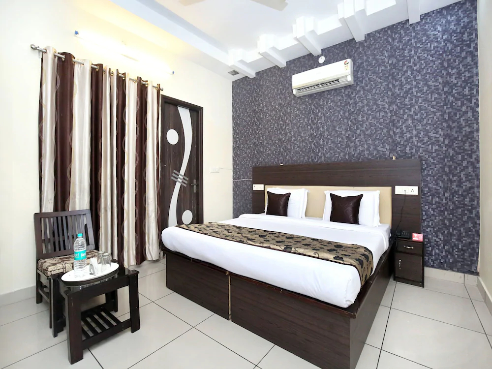 Hotel Golden Halo