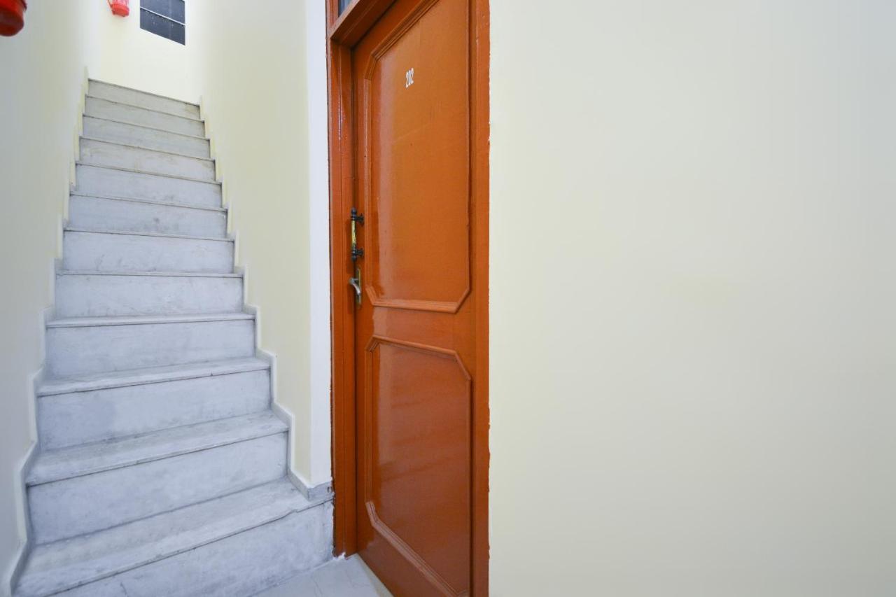 S S Guest House by OYO Rooms