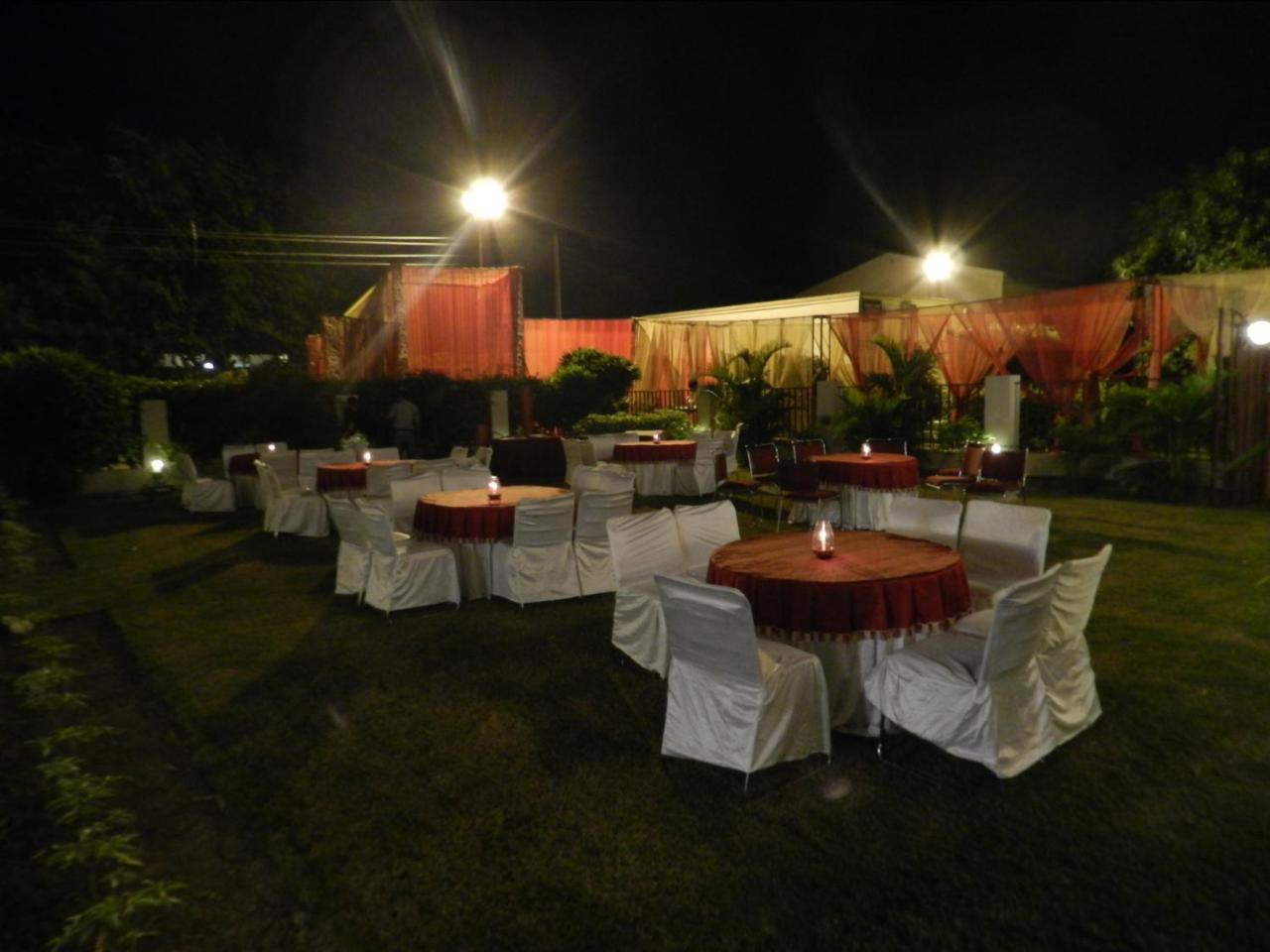 Hotel Garden Court
