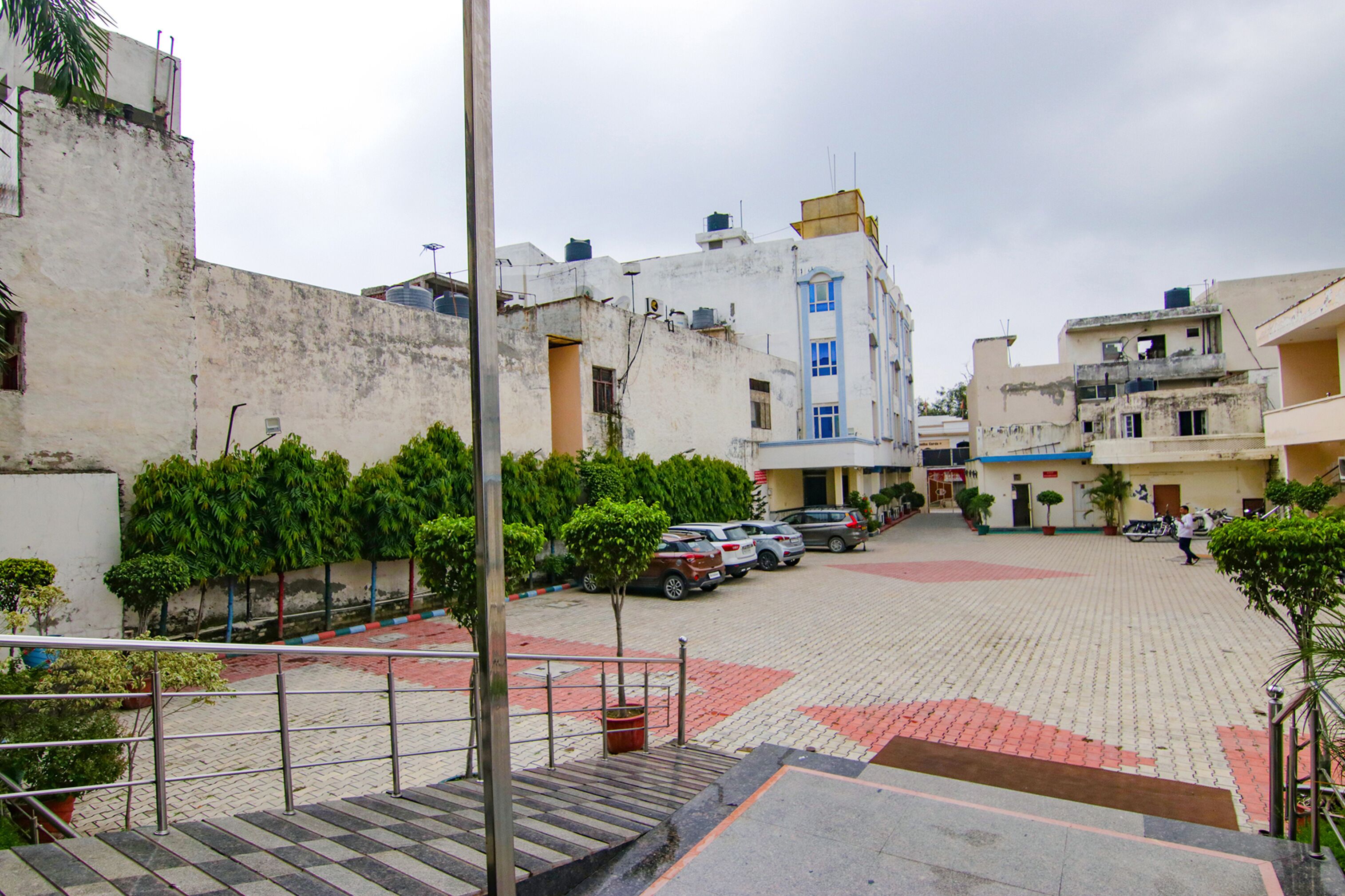 FabHotel Jalandhar Corporate Suites