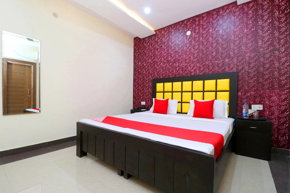 Hotel Bubbles By OYO Rooms