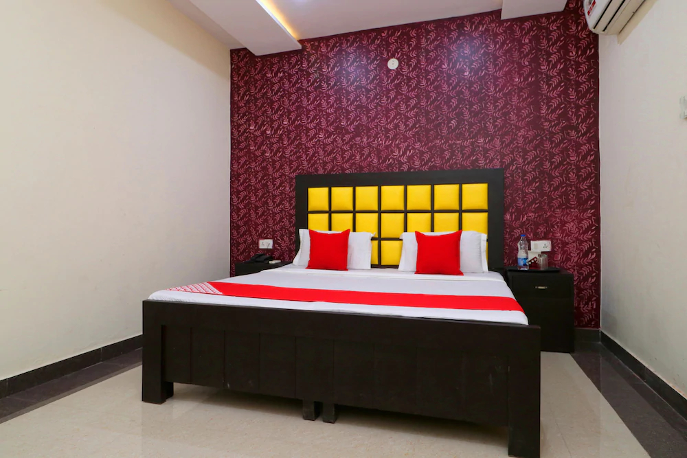 Hotel Bubbles By OYO Rooms