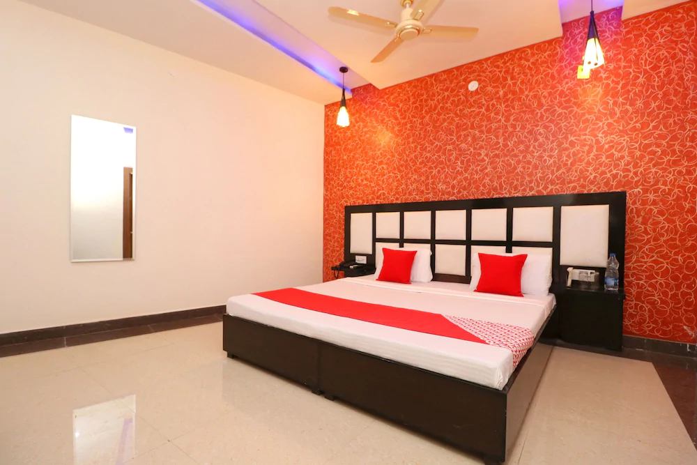 Hotel Bubbles By OYO Rooms