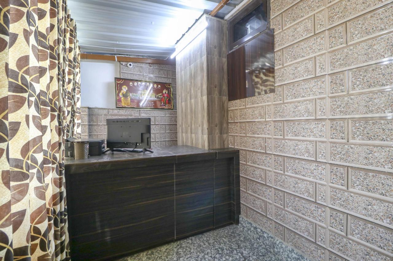Hotel Famous Inn by OYO Rooms