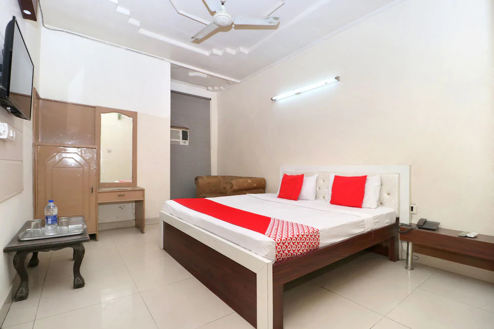 Hotel Gulshan by OYO Rooms