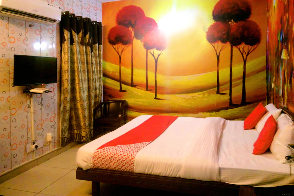 Hotel Max By OYO Rooms