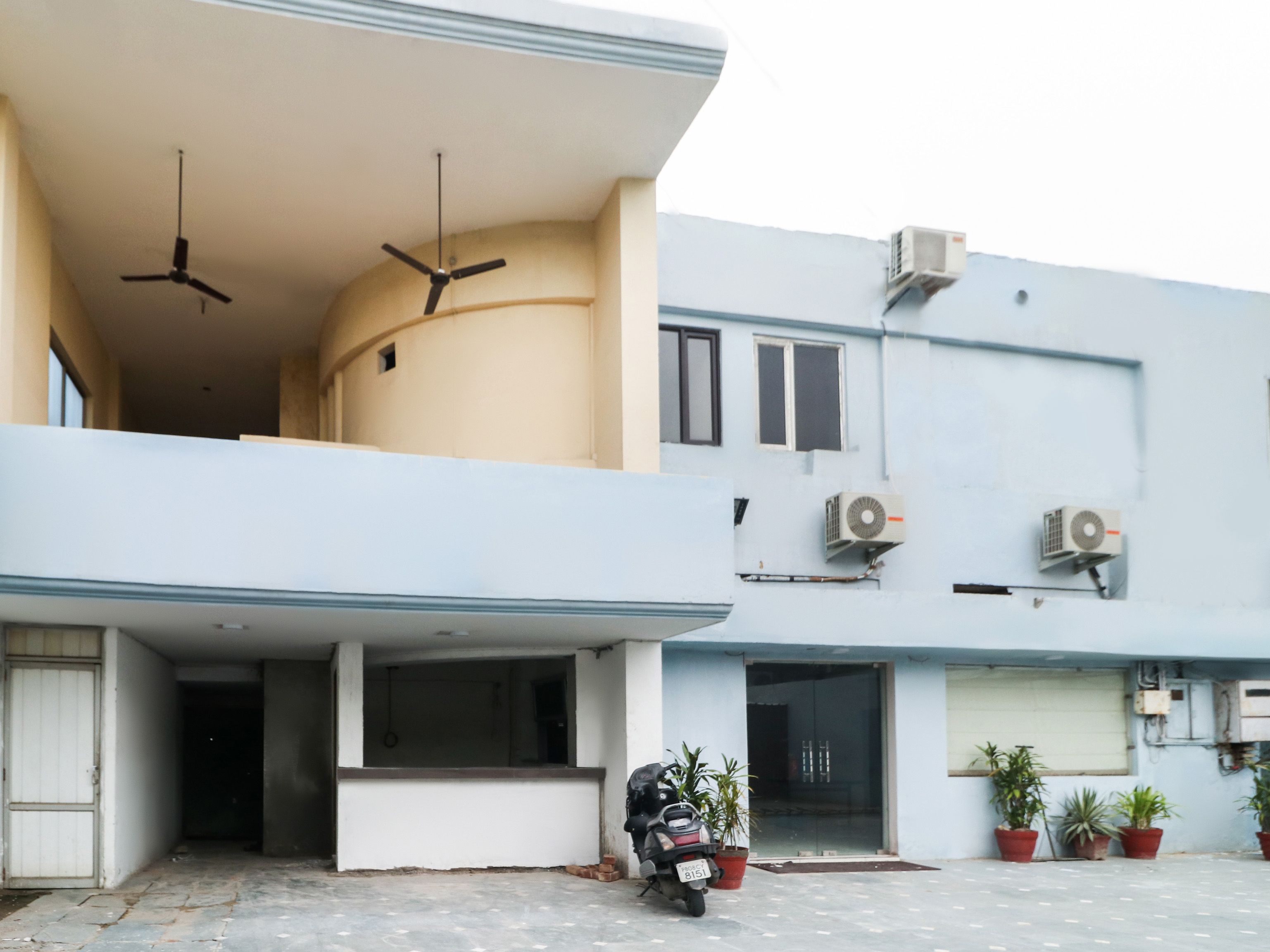 Malaya House by OYO Rooms