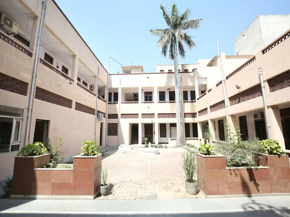 OYO 11595 Hotel Roxy