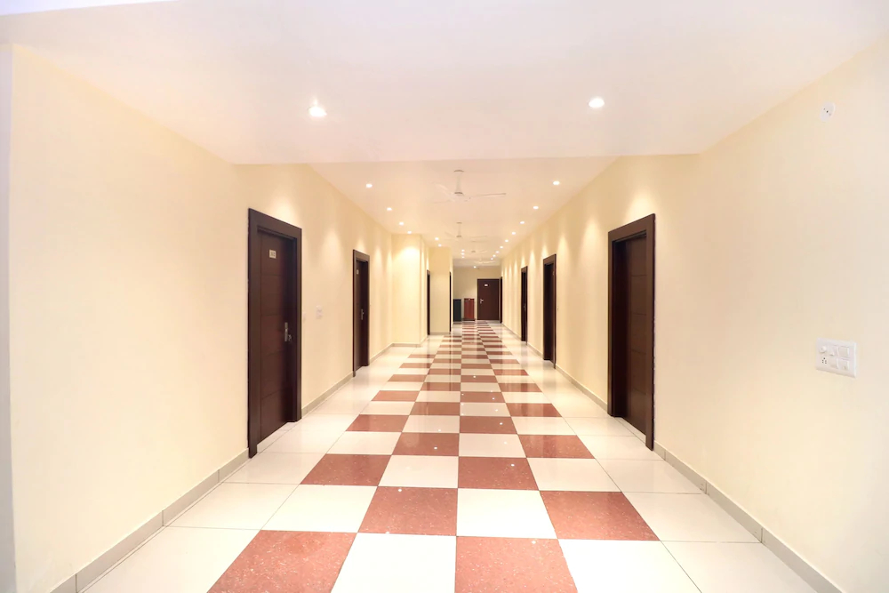 OYO 22012 Hotel B1