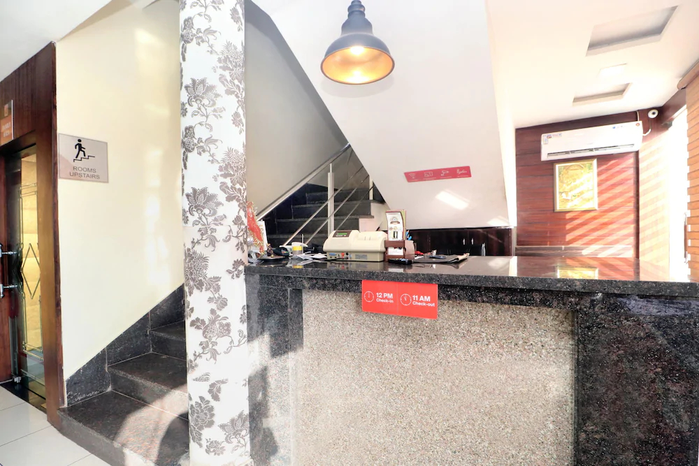 OYO 22012 Hotel B1