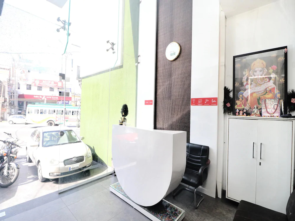 Hotel J Cruise by OYO Rooms