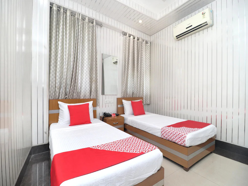 Hotel Mohan by OYO Rooms
