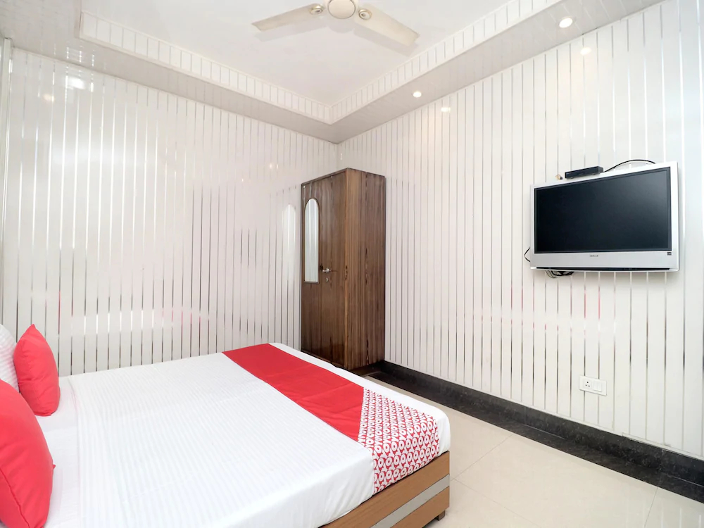 Hotel Mohan by OYO Rooms