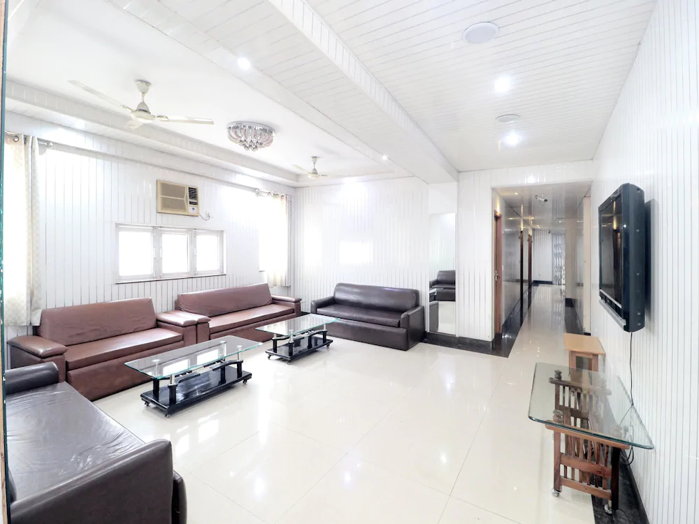 Hotel Mohan by OYO Rooms