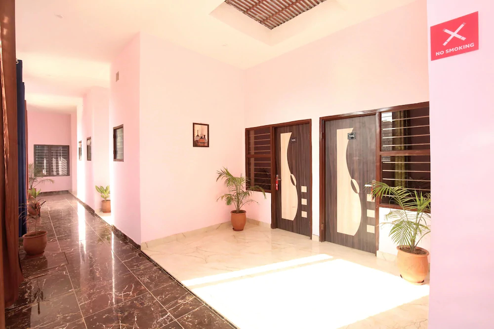 Hotel Sharnam