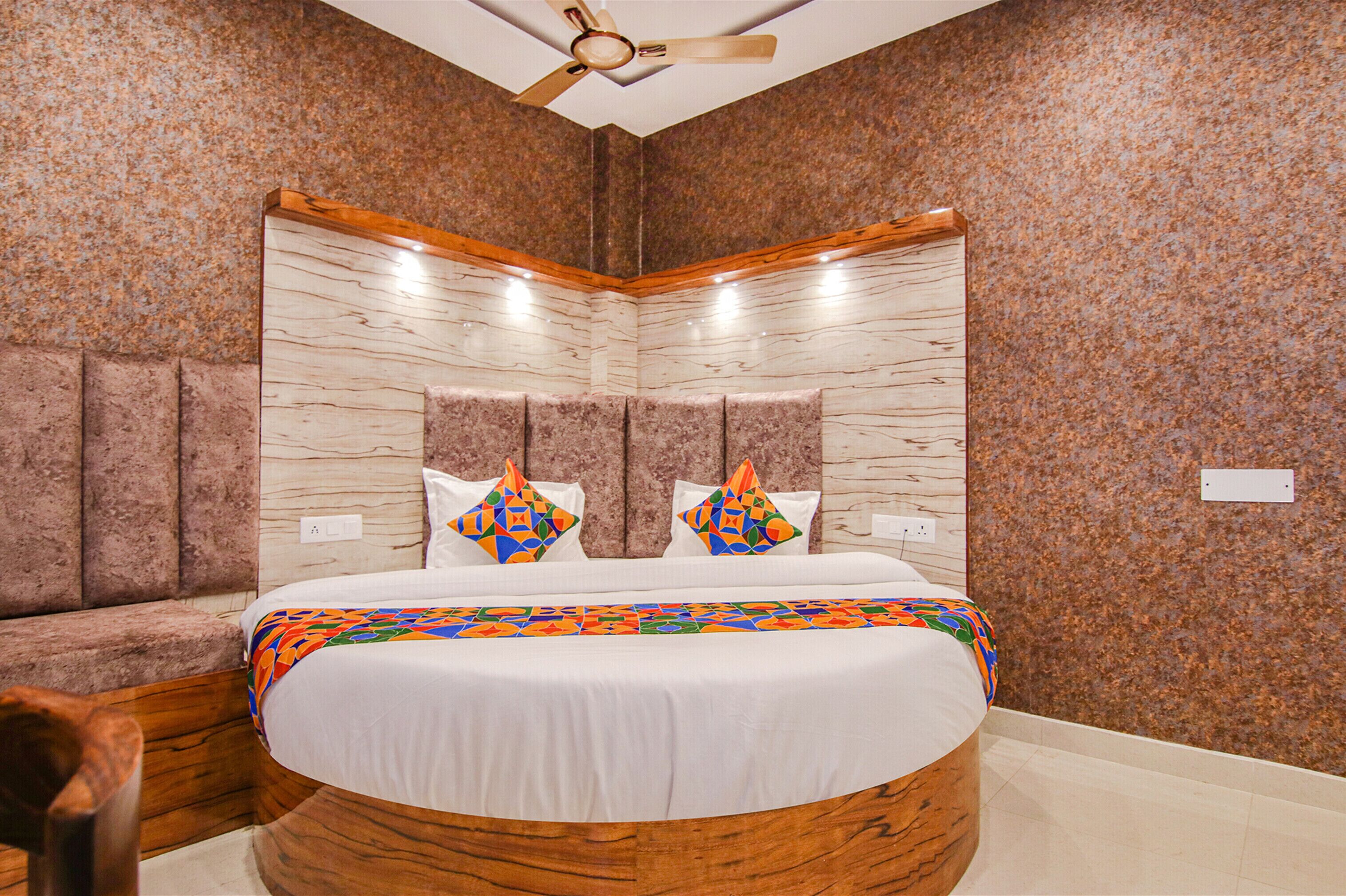 Meridian Inn By FabHotel