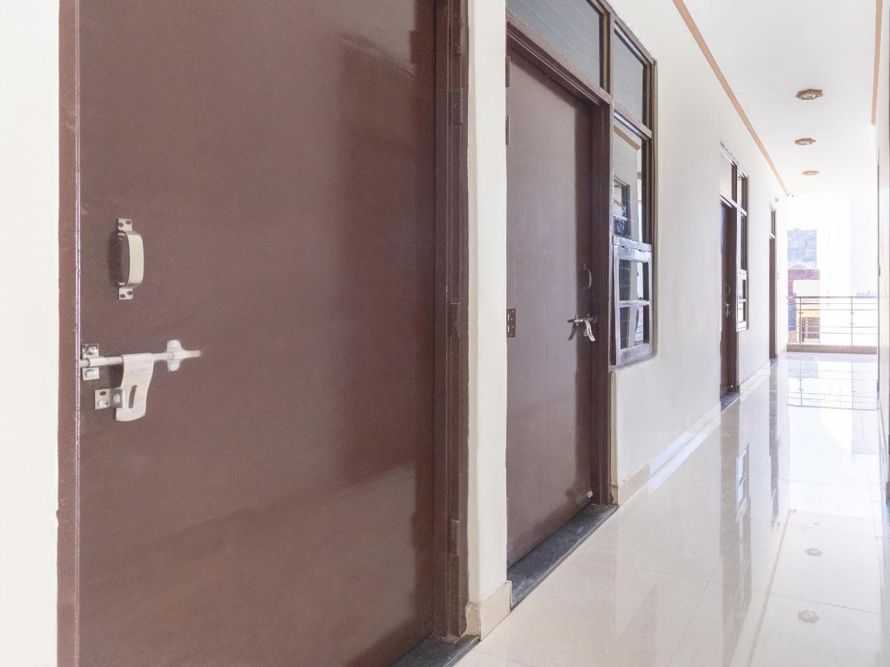 Sweet Lodge by OYO Rooms