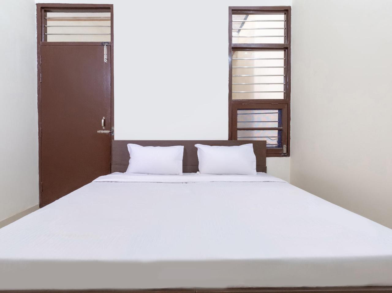 Sweet Lodge by OYO Rooms