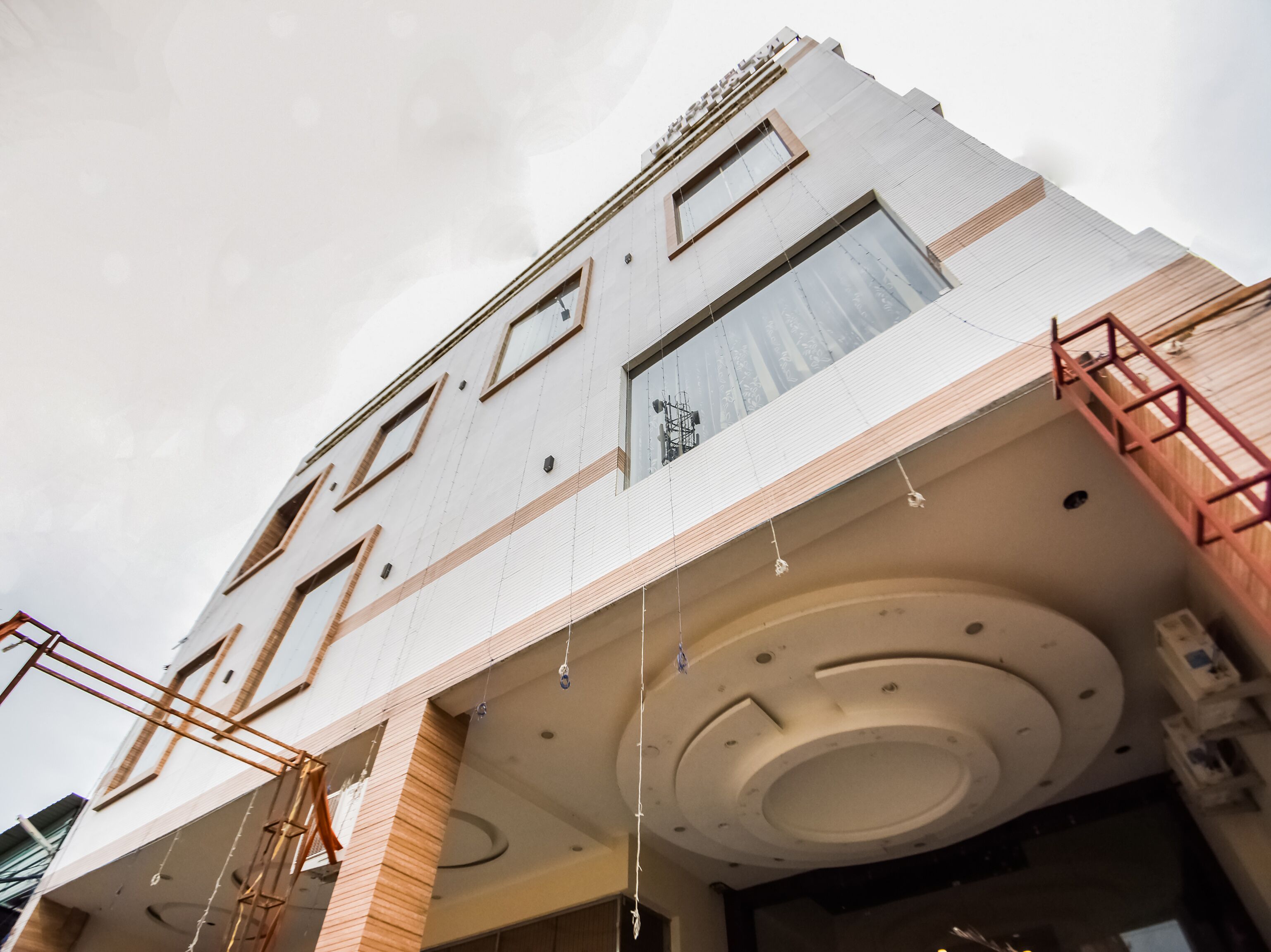Uttam Residency by OYO Rooms