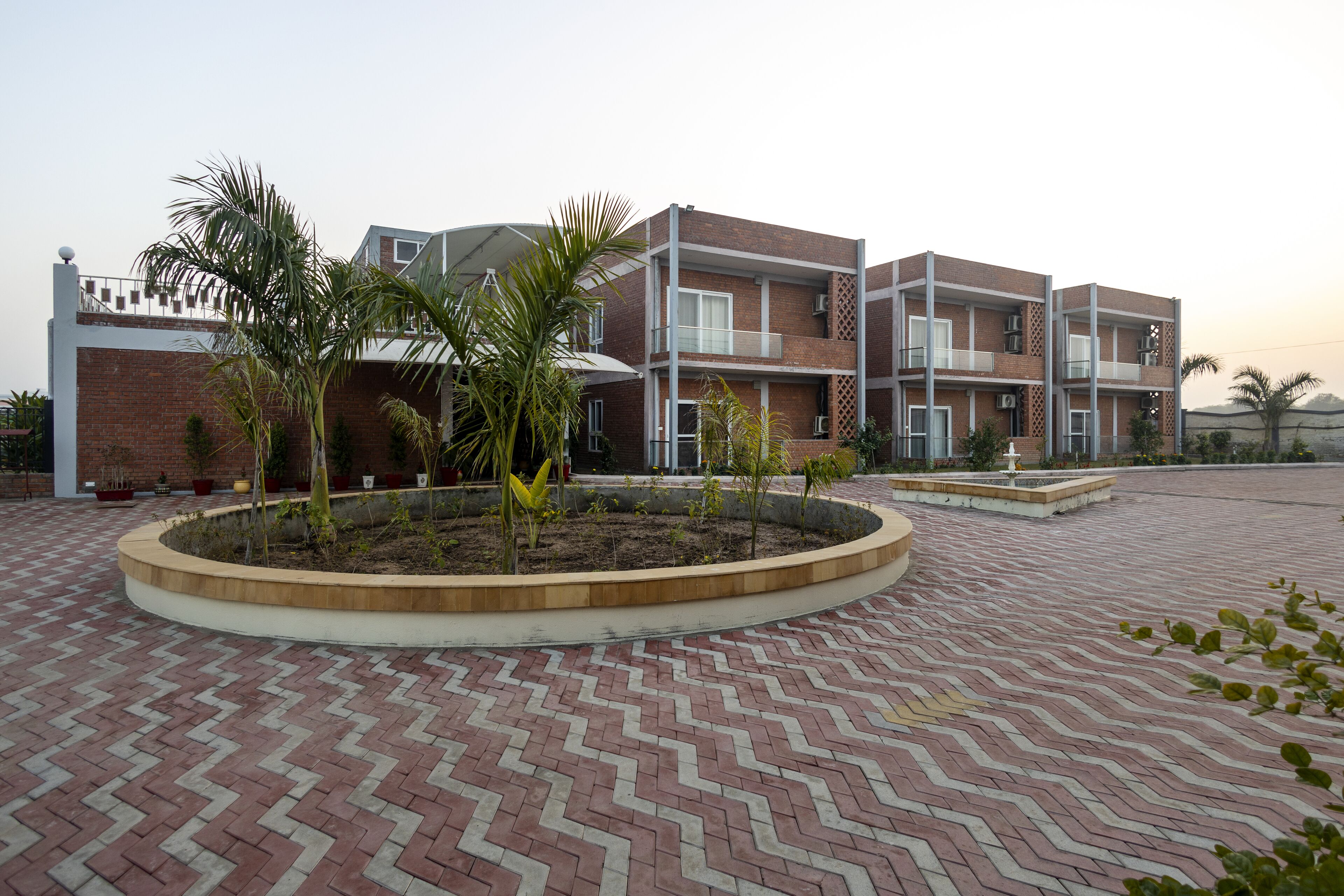 InnBox Farmstay - Rajpura